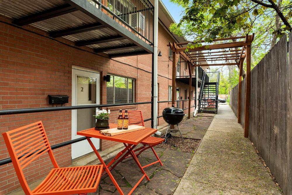 Contemporary condo in the heart of Old Town